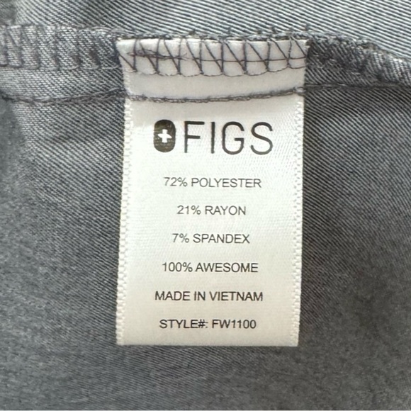 NWT Figs Technical Casma Three Pocket Womens 2XL Graphite Grey Scrub Top - Picture 4 of 5